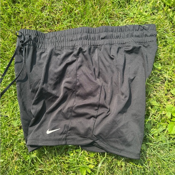 Nike Black Athletic Shorts Lightweight Performance - Picture 2 of 3